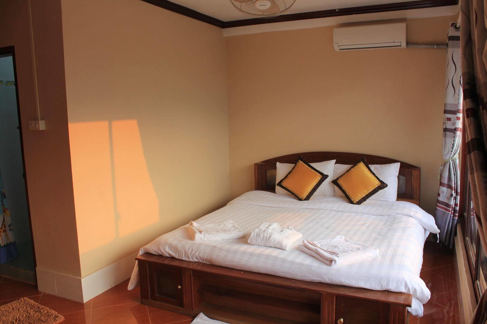 Mountainview Riverside Boutique Hotel Vang Vieng Eksteriør bilde